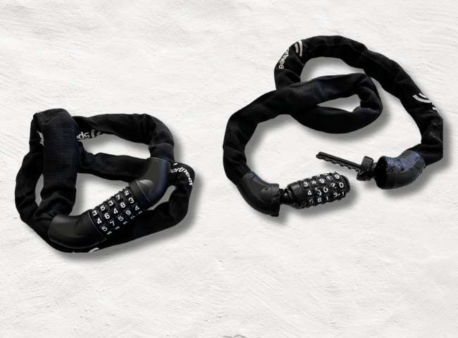 Close view of Sportneer Bike Chain Lock