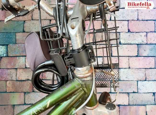 Hapleby Premium Lock secured to bike frame