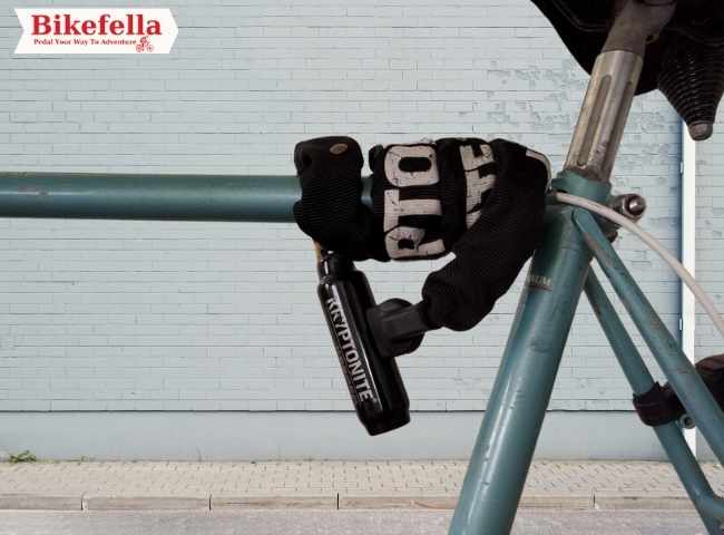 Kryptonite Keeper 785 lock mounted on bike frame