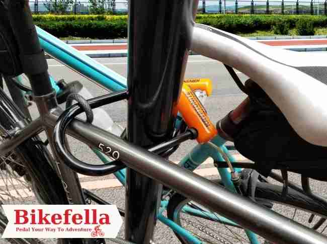 Locking mechanism on mounted bike frame