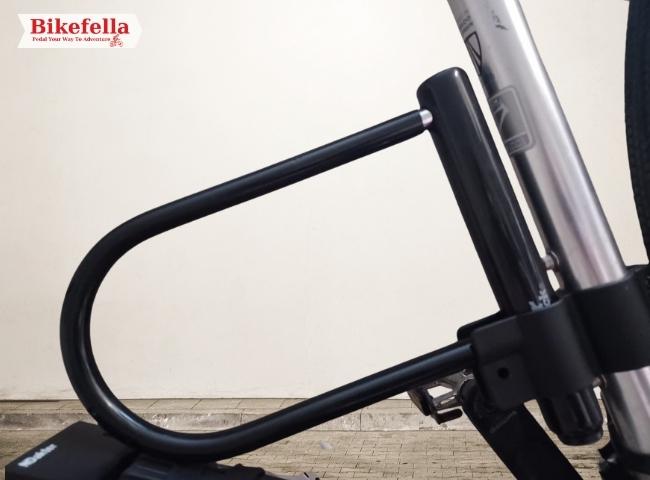 Master Lock 8320D on bike frame, close-up shot
