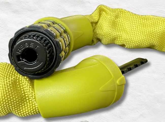 Sportneer lock showing chain and body